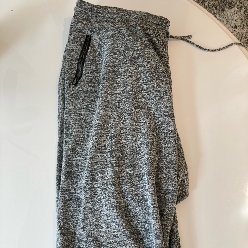 Size 4 torrid sweat pants